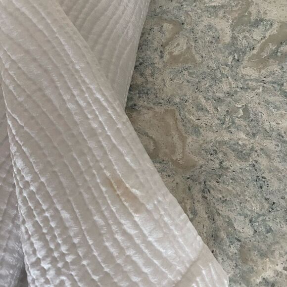 Robert Allen White Queen Size Bed Coverlet - Picture 4 of 6